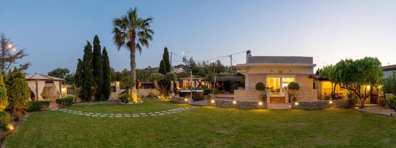 Green Acre Villa 칼터로스 외부 사진