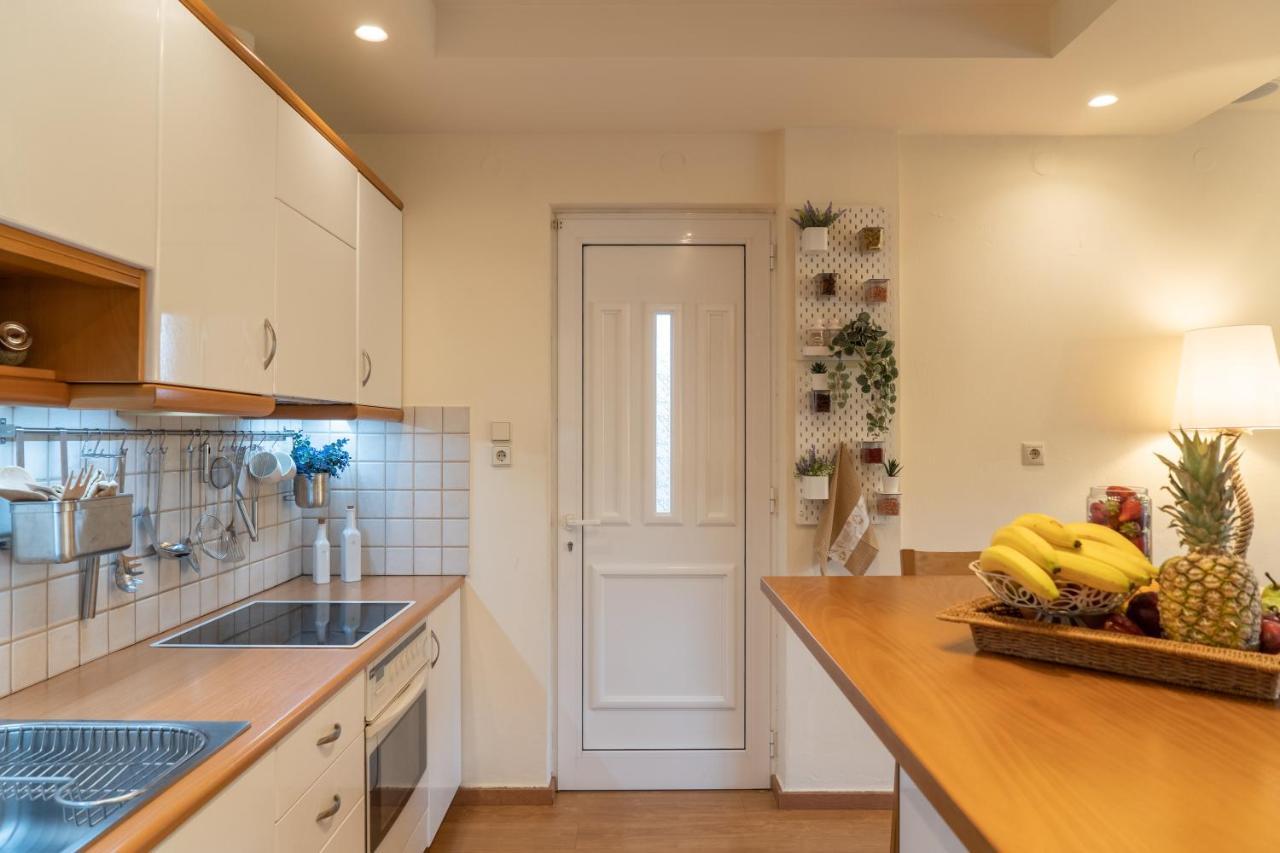 Green Acre Villa 칼터로스 외부 사진