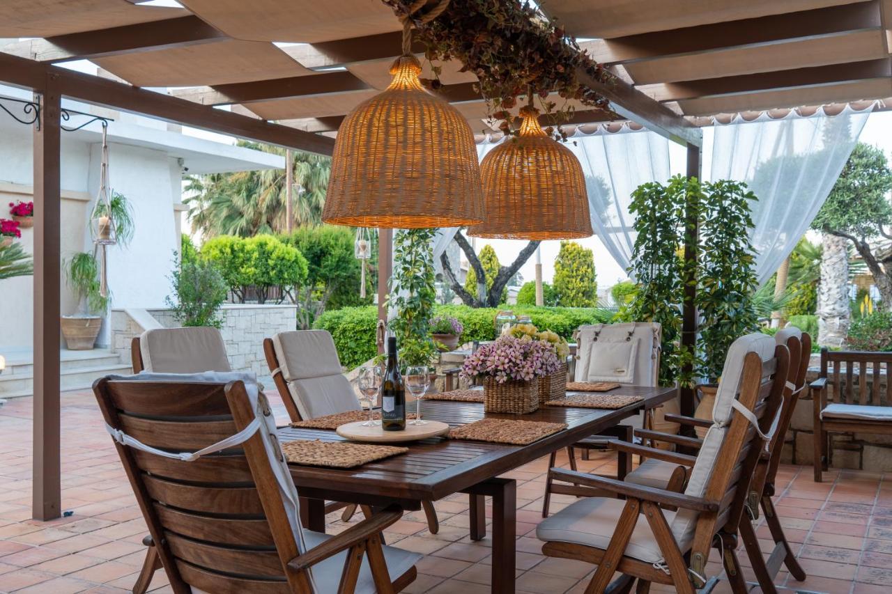 Green Acre Villa 칼터로스 외부 사진