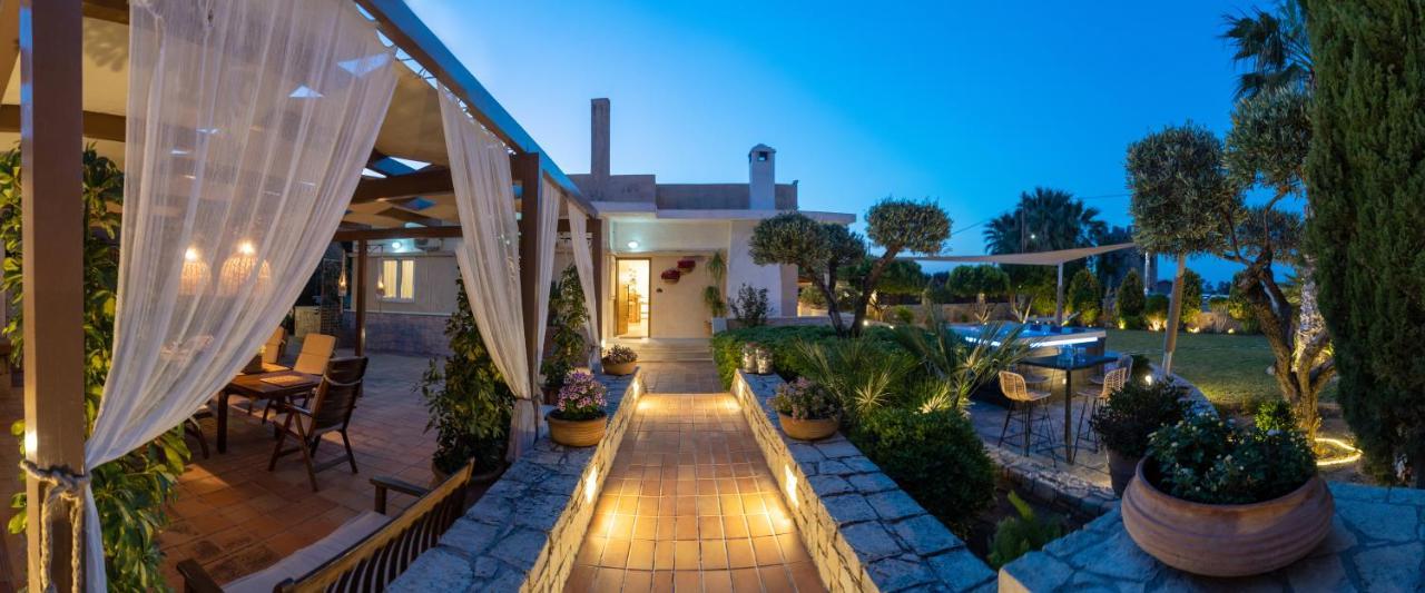 Green Acre Villa 칼터로스 외부 사진