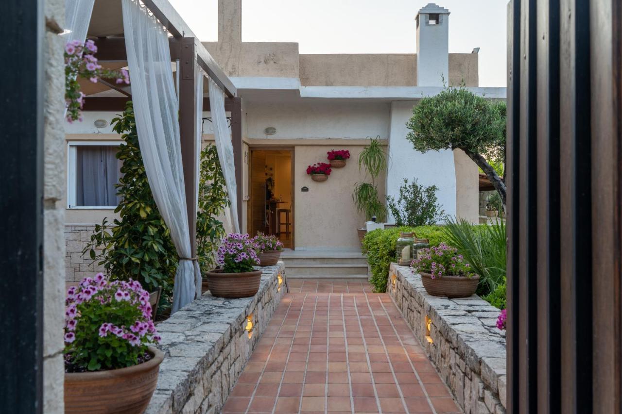 Green Acre Villa 칼터로스 외부 사진