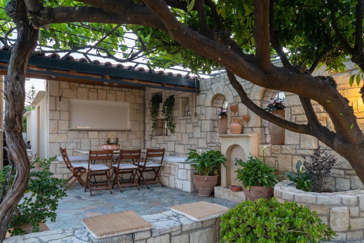 Green Acre Villa 칼터로스 외부 사진
